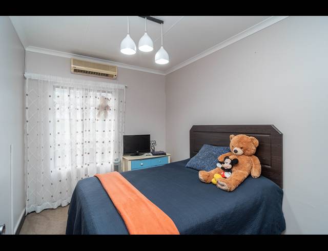 3 BEDROOM APARTMENT FOR SALE IN GLEN HILLS
